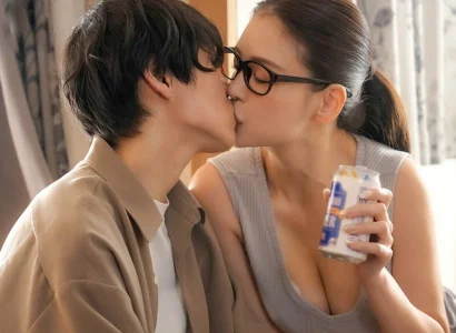 Anh chàng bị người yêu cắm sừng được chị hàng xóm an ủi chân thành
